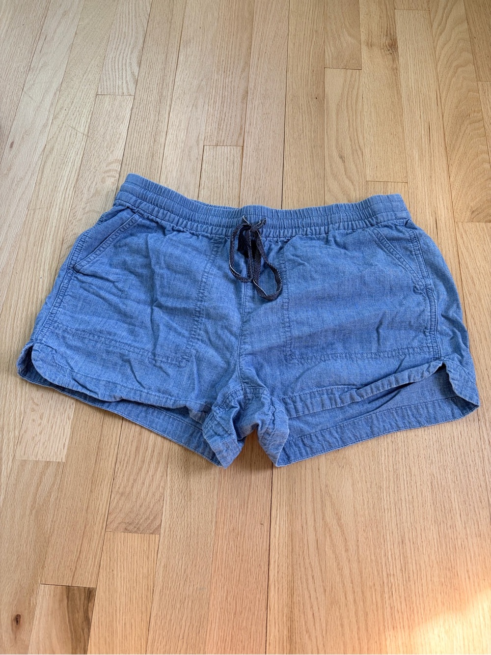 J.Crew Chambray Drawstring Shorts Women’s Size Small Blue Pull On Casual Summer